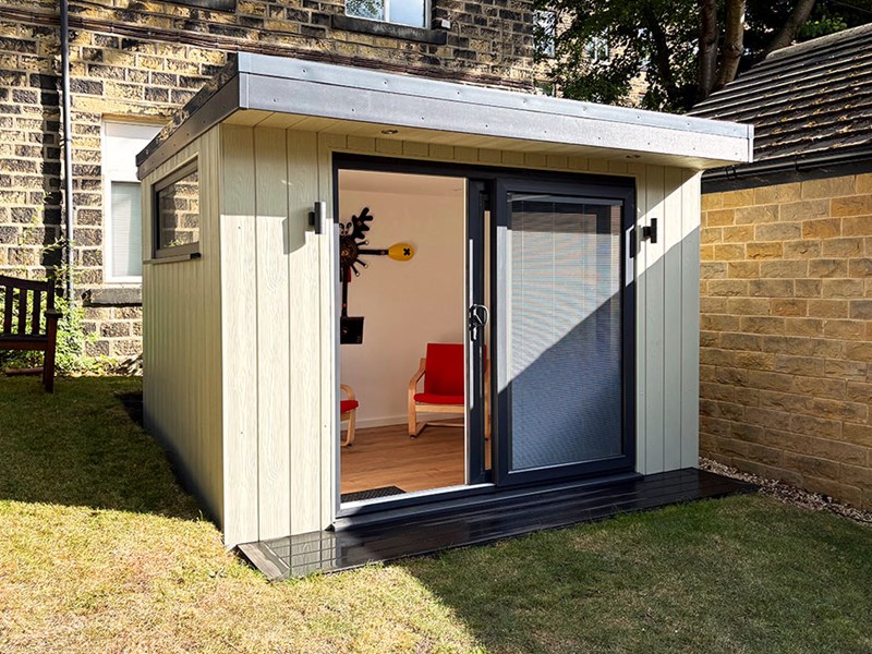 A versatile garden art studio in Greetland